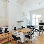 Broadway Downtown -2 Bedrooms-2 Livingrooms דירה בודפשט