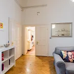 Broadway Downtown -2 Bedrooms-2 Livingrooms דירה בודפשט