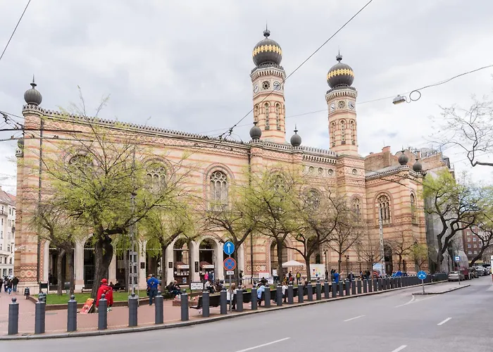Broadway Downtown -2 Bedrooms-2 Livingrooms Budapest