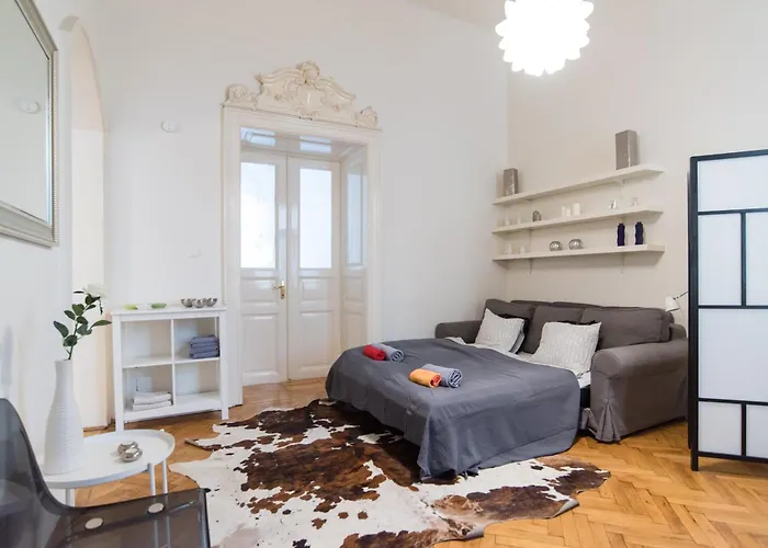 Broadway Downtown -2 Bedrooms-2 Livingrooms * Budapest