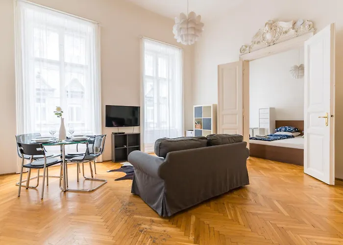 Broadway Downtown -2 Bedrooms-2 Livingrooms Lägenhet Budapest
