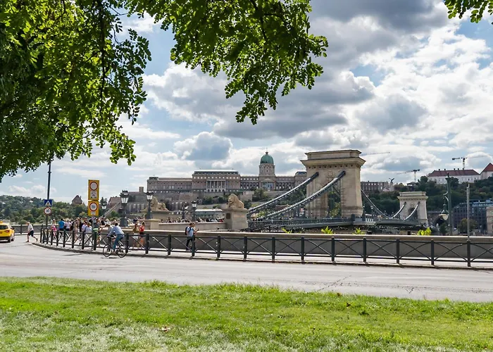 Broadway Downtown -2 Bedrooms-2 Livingrooms * Budapest