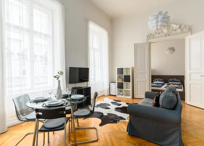 Broadway Downtown -2 Bedrooms-2 Livingrooms 부다페스트