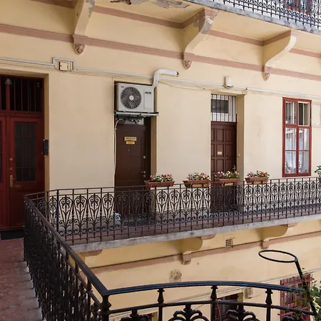 Διαμέρισμα Broadway Downtown -2 Bedrooms-2 Livingrooms Βουδαπέστη