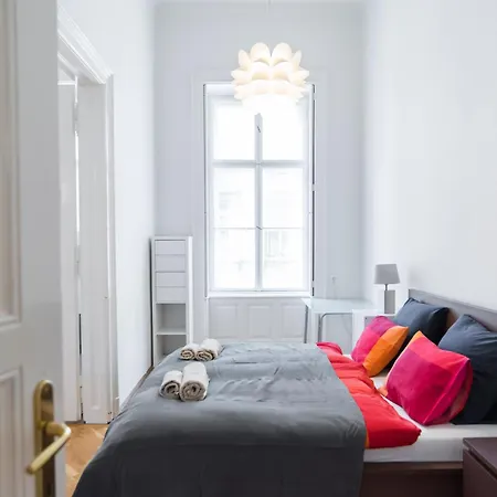 Διαμέρισμα Broadway Downtown -2 Bedrooms-2 Livingrooms