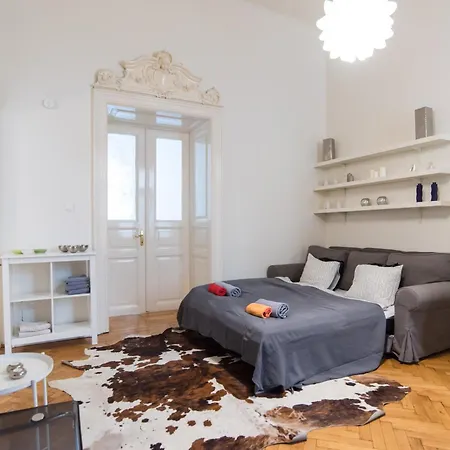 Broadway Downtown -2 Bedrooms-2 Livingrooms * Budapest