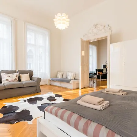 Διαμέρισμα Broadway Downtown -2 Bedrooms-2 Livingrooms Βουδαπέστη