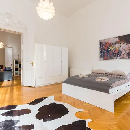 Broadway Downtown -2 Bedrooms-2 Livingrooms * Βουδαπέστη