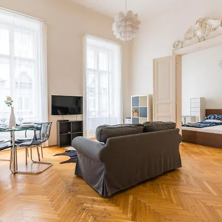 Broadway Downtown -2 Bedrooms-2 Livingrooms Διαμέρισμα Βουδαπέστη