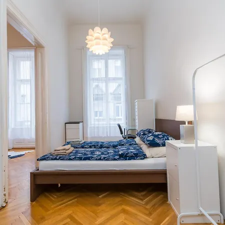 Διαμέρισμα Broadway Downtown -2 Bedrooms-2 Livingrooms Βουδαπέστη