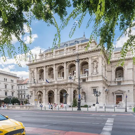 Broadway Downtown -2 Bedrooms-2 Livingrooms Διαμέρισμα *