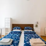 Broadway Downtown -2 Bedrooms-2 Livingrooms * 부다페스트