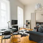 Broadway Downtown -2 Bedrooms-2 Livingrooms 부다페스트