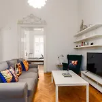 Broadway Downtown -2 Bedrooms-2 Livingrooms *